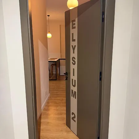 Appartement Elysium 2 *